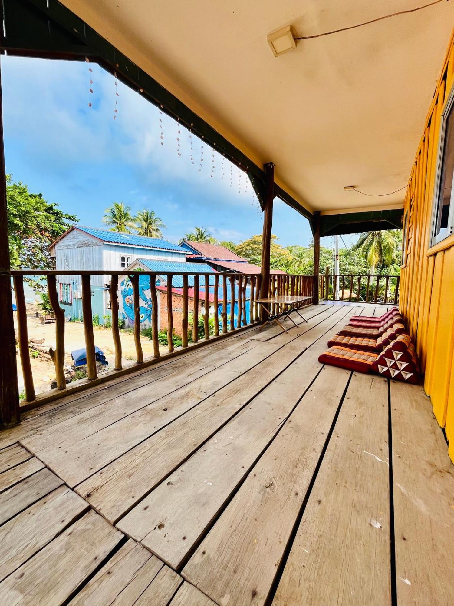 Happiness Guesthouse Đảo Koh Rong Samloem Ngoại thất bức ảnh